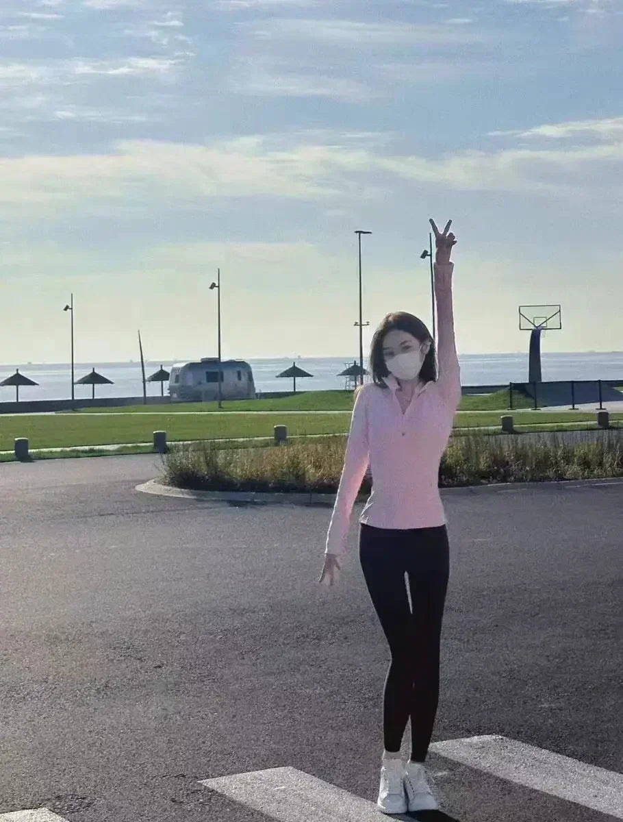 Veste de sport femme à manches longues - jogging & yoga - confort respirant - toutes couleurs disponibles.